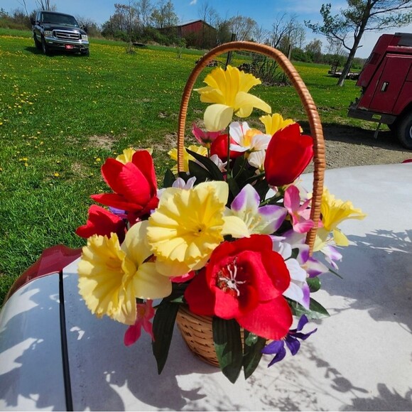 Handmade Floral Centerpiece Artificial Daffodil Tulip  Spring Table Decoration - Picture 3 of 8